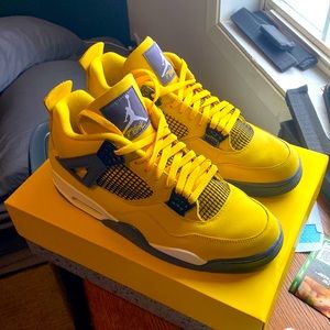 Jordan 4 lightning